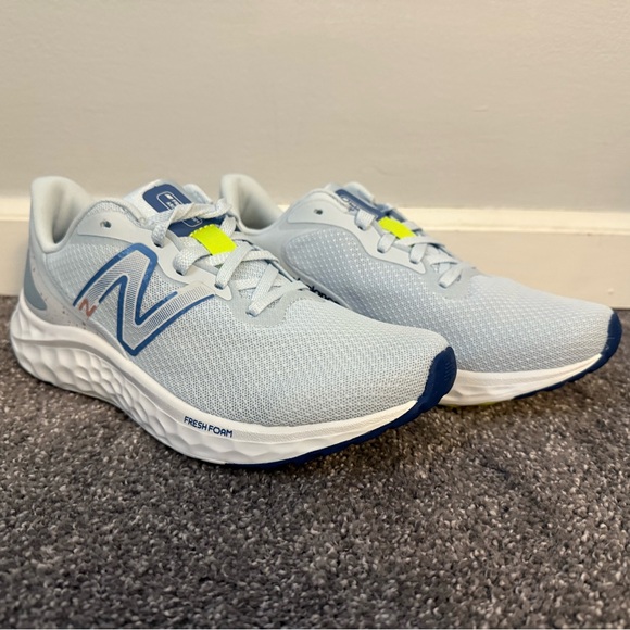 New Balance Light Blue Running Shoes - Picture 1 of 7